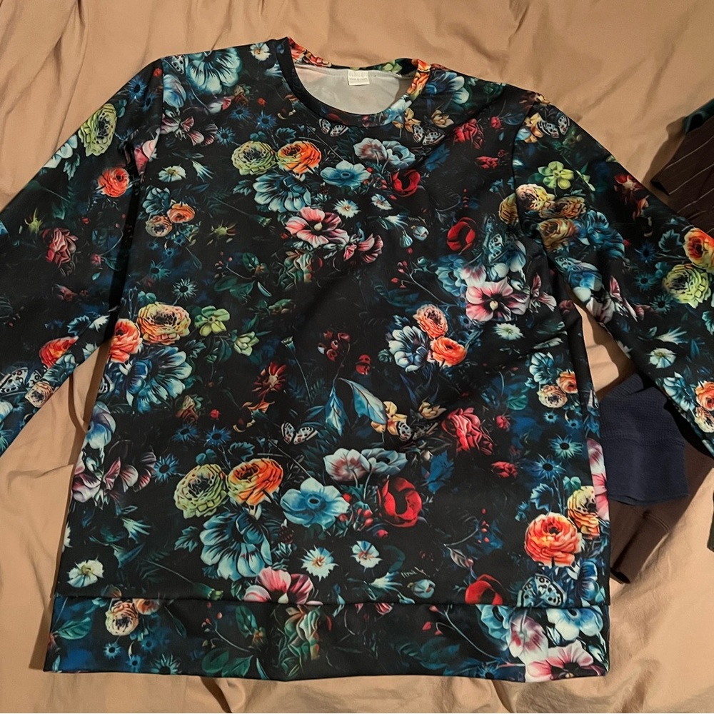 Flower pattern sweater large